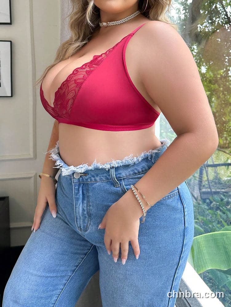 Wholesale Plus Size Black Lace-Trim Plunge Bralette – Direct Factory 15