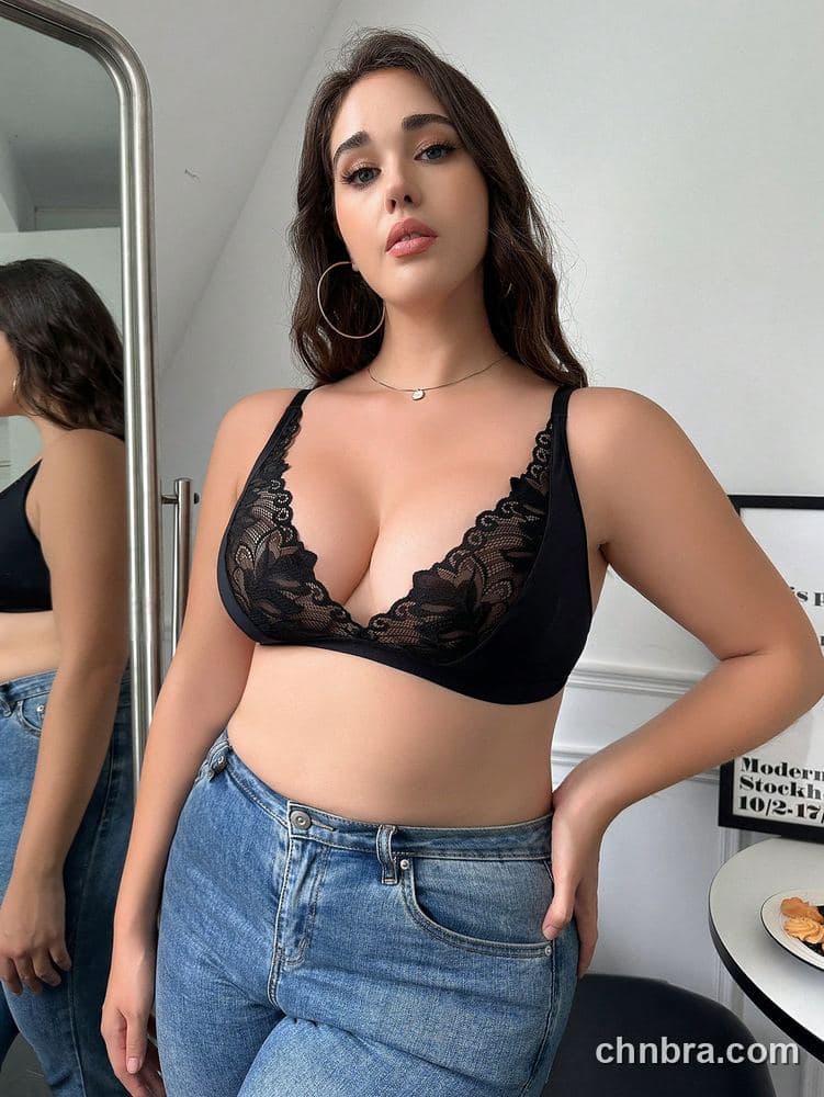 Wholesale Plus Size Black Lace-Trim Plunge Bralette – Direct Factory 4
