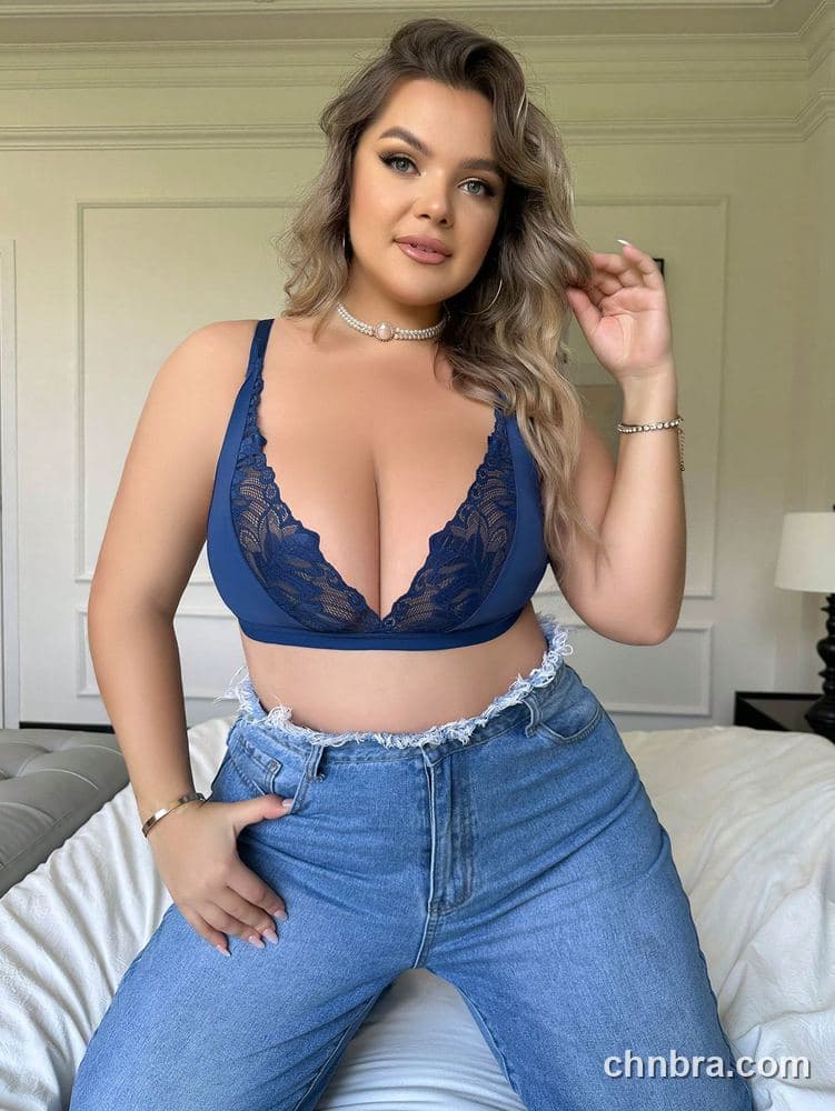 Wholesale Plus Size Black Lace-Trim Plunge Bralette – Direct Factory 9