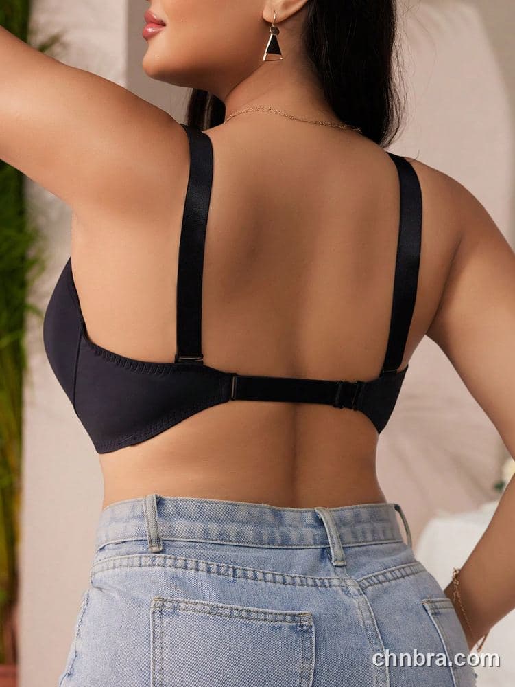 DesireSculpt Plus Size Black Deep U-Plunge Push-Up Bra – Factory Wholesale 2