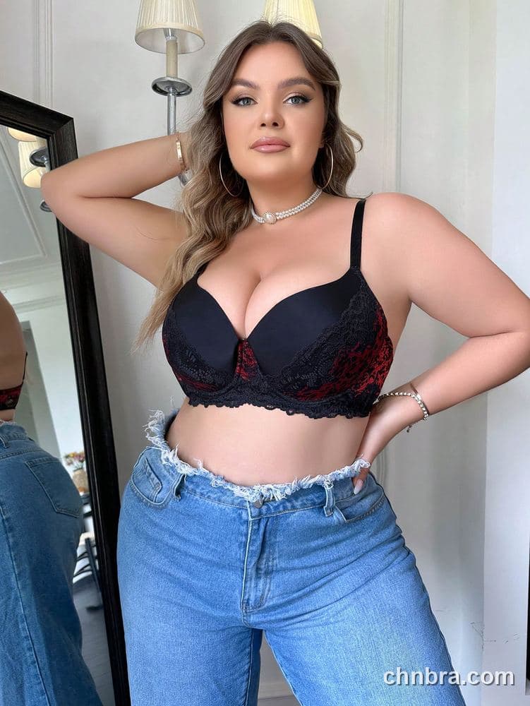 DesireSculpt Plus Size Black Two-Tone Lace Overlay Push-Up Bra – Factory Wholesale 4