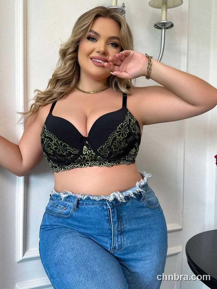 DesireSculpt Plus Size Black Two-Tone Floral Lace Push-Up Bra – Factory Wholesale 3