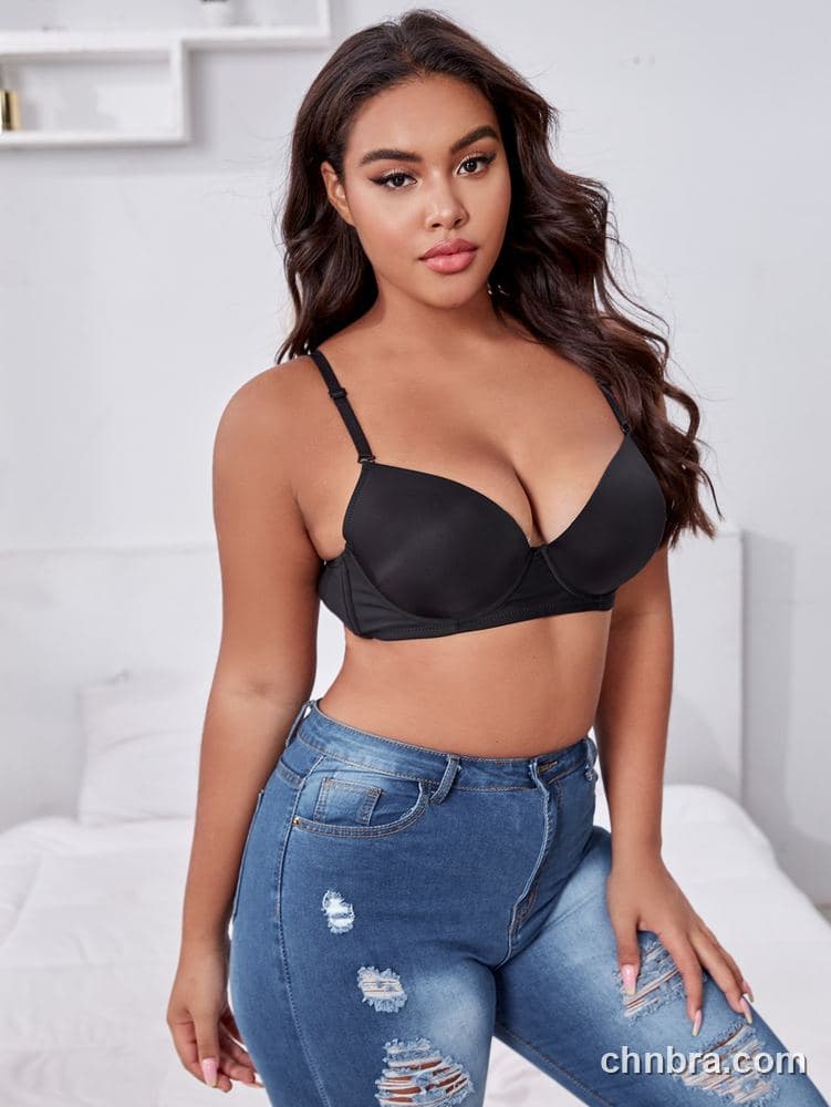Plus Size Black Smooth Plunge Push-Up T-Shirt Bra – Wholesale Lingerie Manufacturing Factory 3