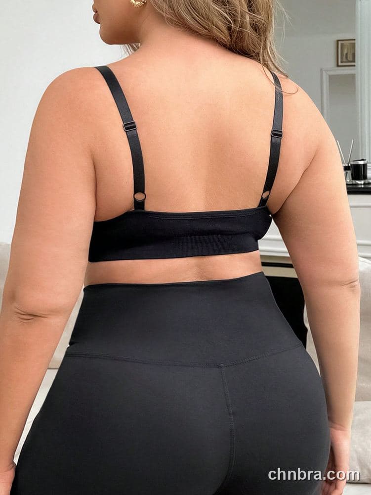 Plus Size Black Ribbed Seamless Scoop Bralette – OEM / ODM Lingerie Manufacturer 2