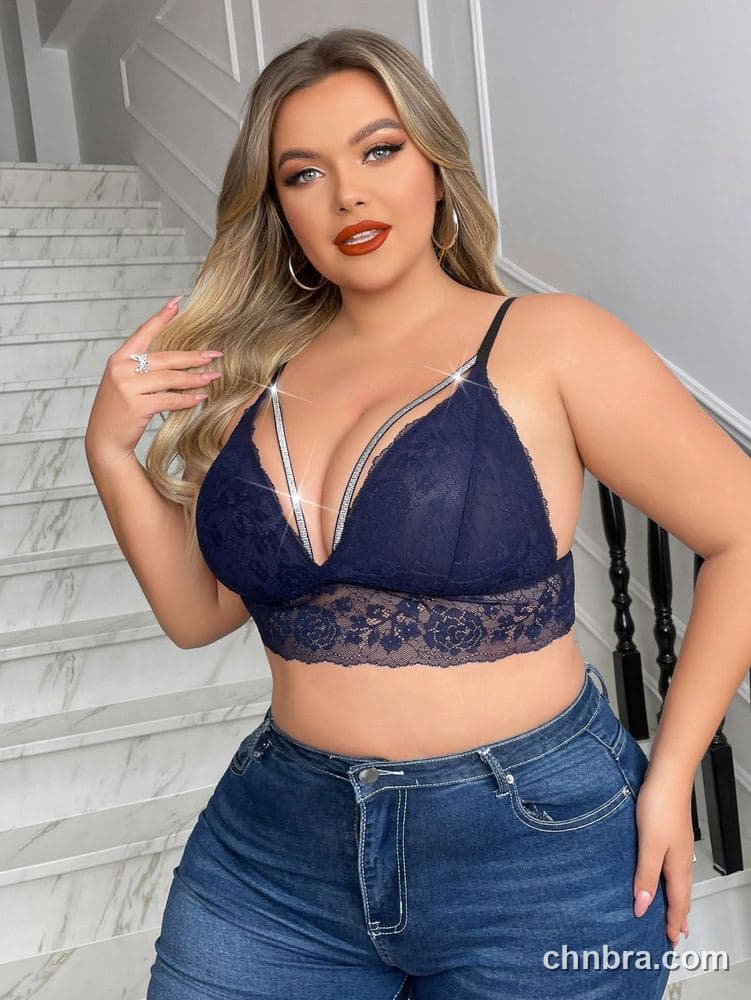 DesireSculpt Plus Size Navy Lace Triangle Bralette – Factory Wholesale 4