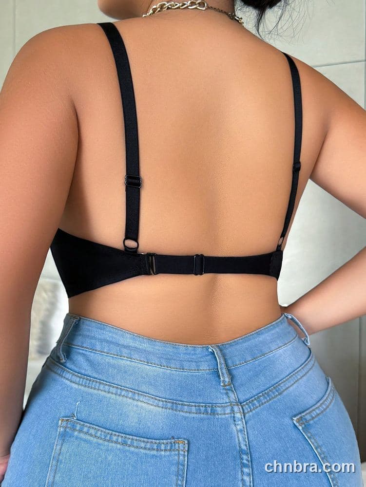 Plus Size Black Smooth Deep-V Plunge Bralette – OEM / ODM Lingerie Manufacturer 2