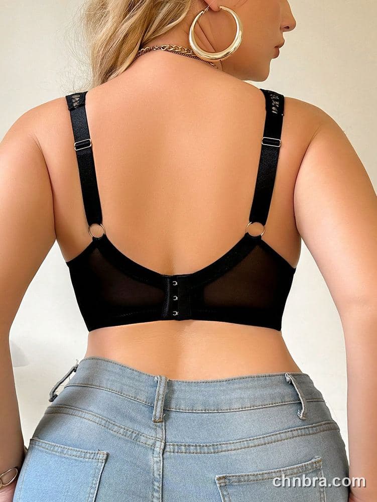 DesireSculpt Plus Size Black Smooth V-Neck Wire-Free Bra – Factory Wholesale 2