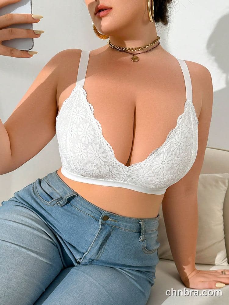 DesireSculpt Plus Size White Daisy Lace Wire-Free Triangle Bra – Factory Wholesale 3