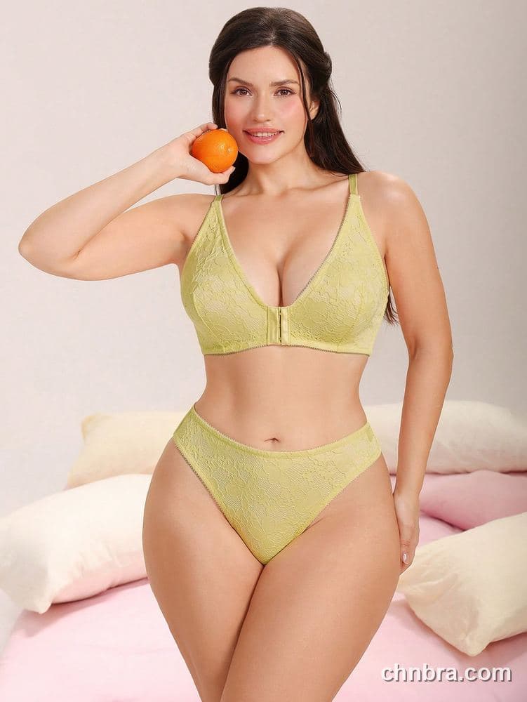 Plus Size Chartreuse Lace Front-Closure Bralette – Bulk Wholesale, Lingerie Supplier