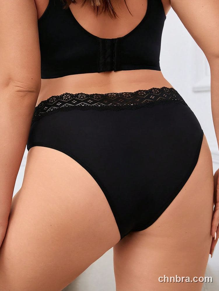 Women's Plus Size Solid Black Geometric Lace-Trim Cheeky – Factory Wholesale 2