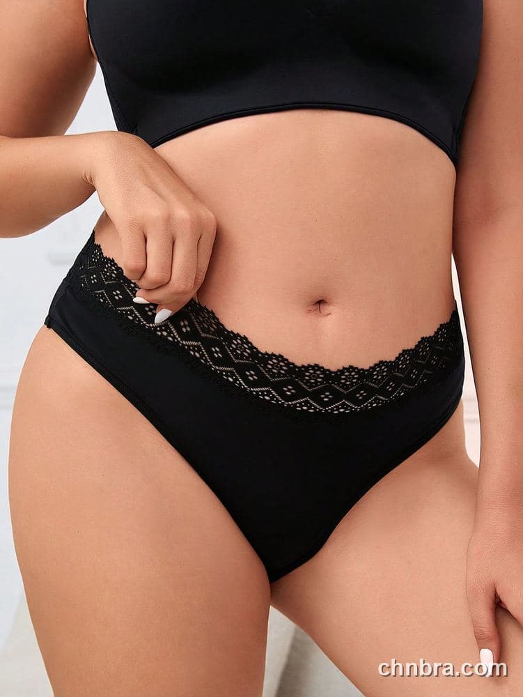 Women's Plus Size Solid Black Geometric Lace-Trim Cheeky – Factory Wholesale 3