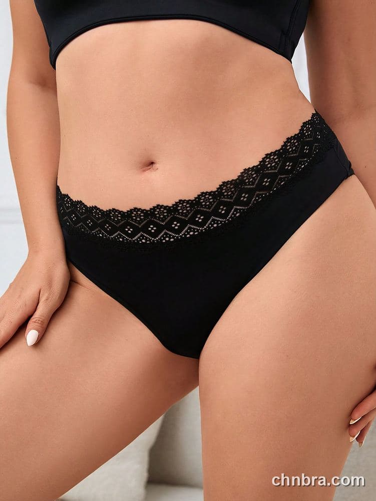 Women's Plus Size Solid Black Geometric Lace-Trim Cheeky – Factory Wholesale 4