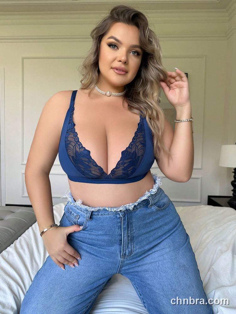 Wholesale Plus Size Black Lace-Trim Plunge Bralette – Direct Factory 9