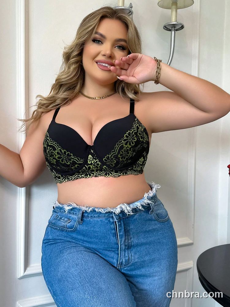 DesireSculpt Plus Size Black Two-Tone Floral Lace Push-Up Bra – Factory Wholesale 3