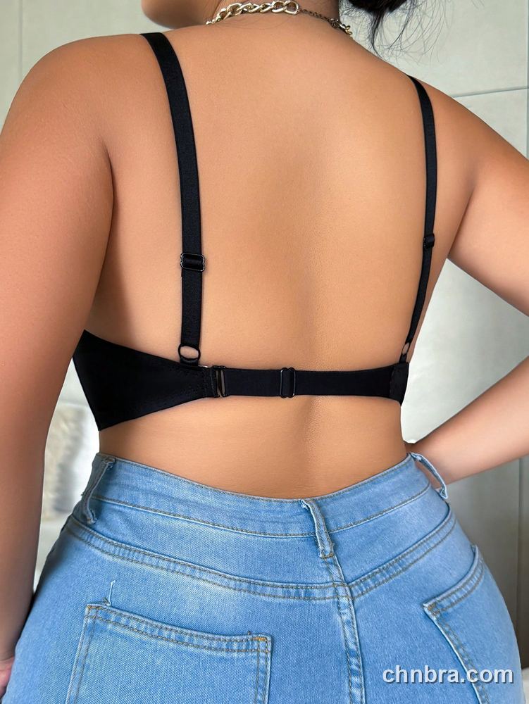 Plus Size Black Smooth Deep-V Plunge Bralette – OEM / ODM Lingerie Manufacturer 2